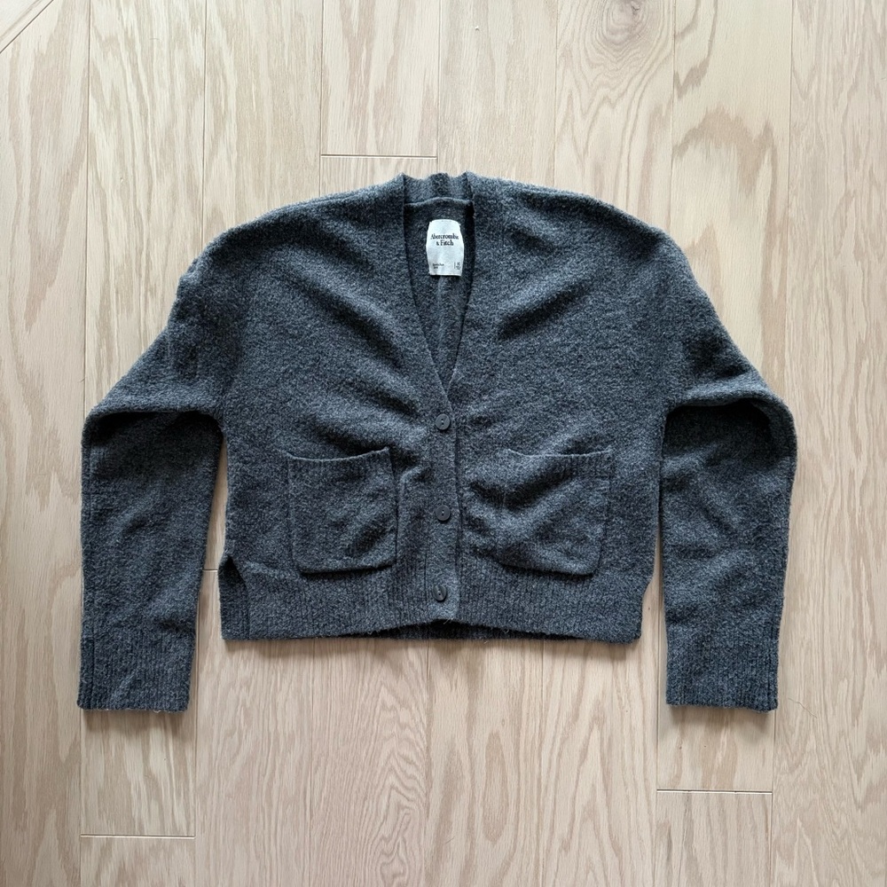 Abercrombie & Fitch Cropped Cardigan